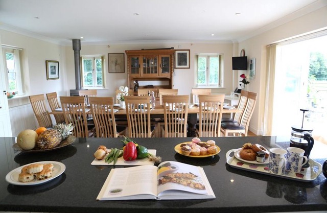 The Homestead - a house that sleeps 17 guests in 5 bedrooms