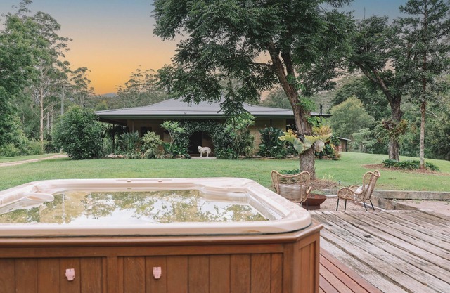 The Homestead on Nulla Nulla- Country property for up to 8 guests & 2 dogs