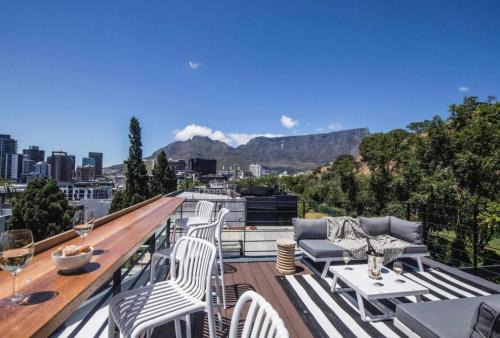 The Honeycomb a 3 Bed in De Waterkant with Hot tub