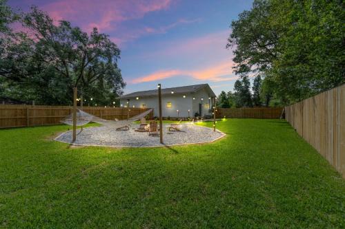 The Hosta Hangout - A Luxury Central Haven