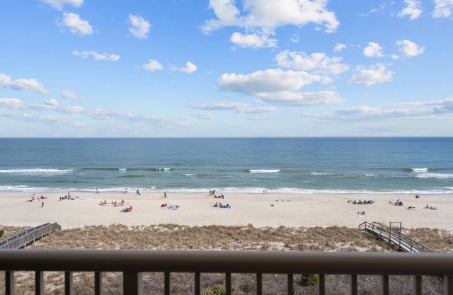 The Hot Fish-Pelican Watch 507 in Carolina Beach-Upgraded Oceanfront 3 bd/2 ba!