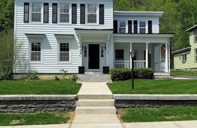The House on Monroe/Heated Pool & Hot Tub