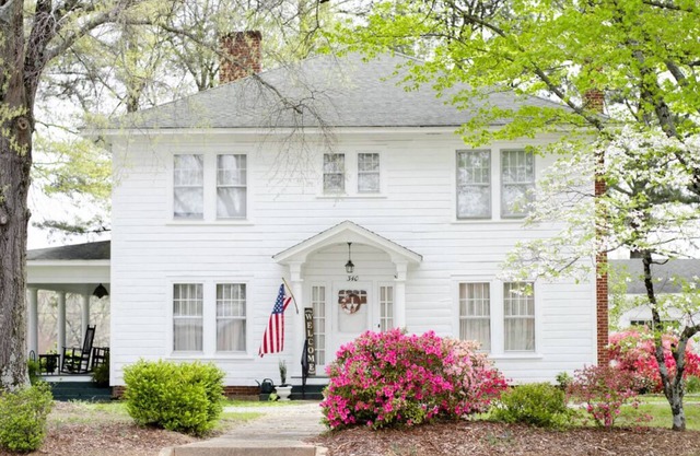 The Hunt House Bed & Breakfast: A traditional country home, away from home!
