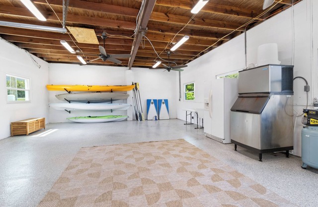 The Hydeaway! Waterfront, Docks, Ice Machine, Kayaks, by King Springs