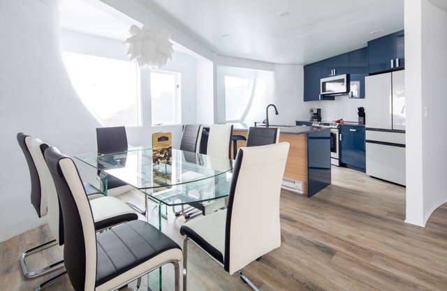 THE ICONIC Vail Ski Dome with Amazing Views, New remodel. Free Parking at Vail