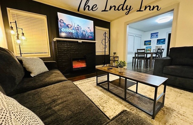 * The Indy Inn * Summ