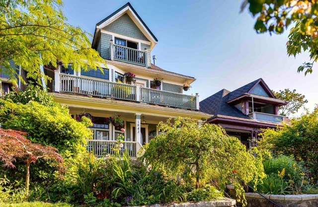 The Ivy on Parker Guest House