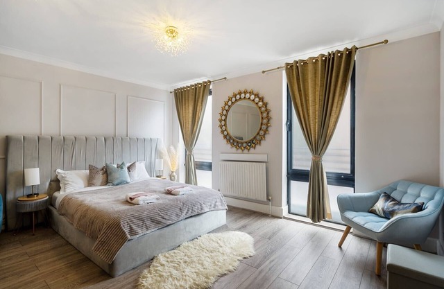 The Ivy Suite - Spacious London 3-Bed