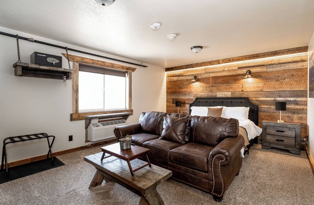 The Jack Creek King Suite