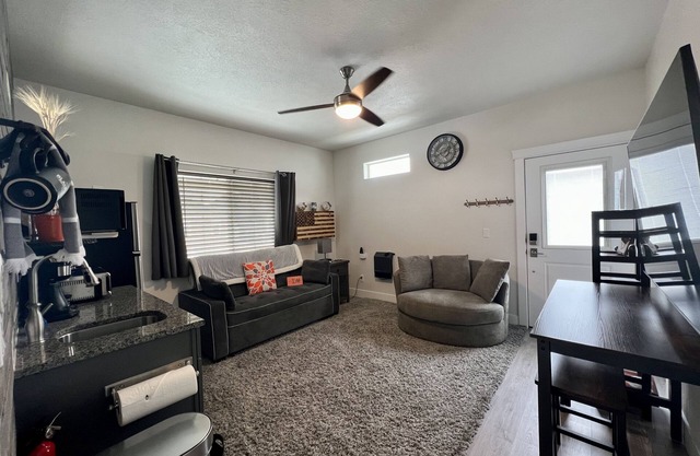 The Jolly Rancher, King beds, Luxury Furnishings, Great Reviews!