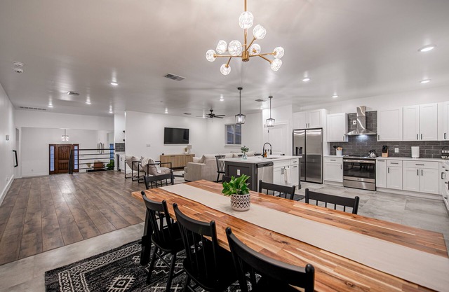The Kinder Haus New to VRBO Centrally located to all things SA