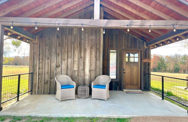 The Kingfisher Cabin 15min to Magnolia Baylor