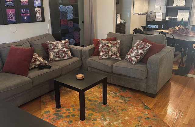 THE "LA ARTIST HOUSE"nnShared-Room; Co-Living in a Dorm-Style, Luxury Home.