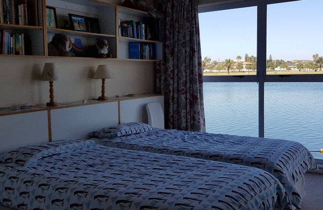 The Lagoon Holiday House in Woodbridge Island (UK)