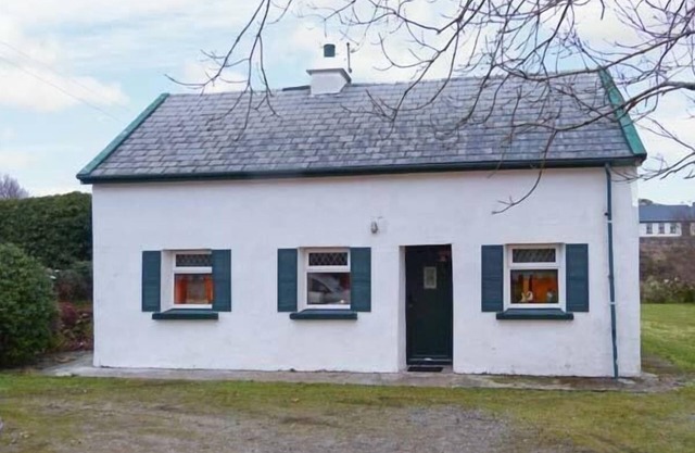 THE LAKE HOUSE, CONNEMARA in Lettermullen, County Galway