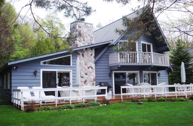 The Lake House Summar