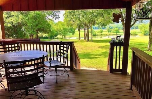 The Lake Lodge - 5 Star R&R Water Retreat