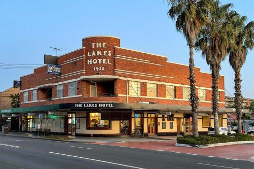 The Lakes Hotel, Rosebery