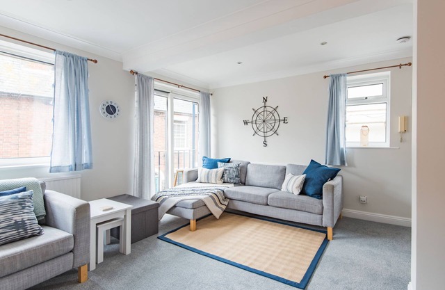 The Landing by Bloom Stays - ideal for families, close to beach and town centre