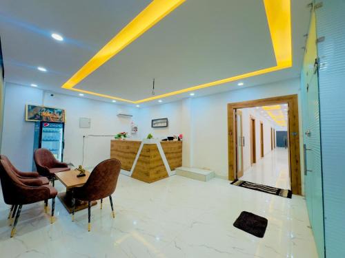The Lavish Hotel