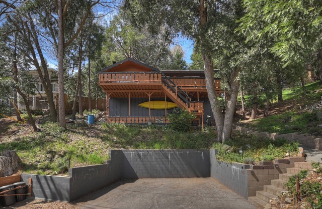 The Lazy Bear Cabin - For 6!