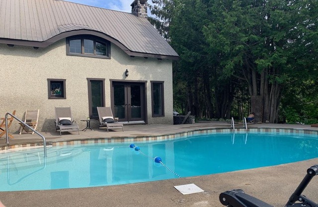The Lodge house with swimming pool and spa