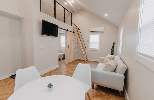 The Loft w/outdoor fire pit