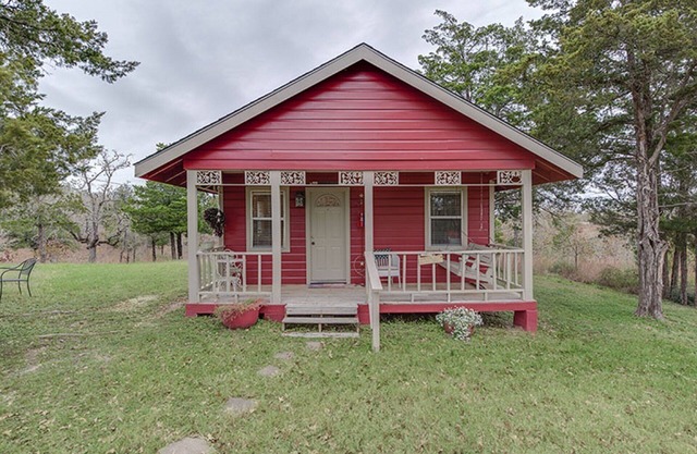 The Lonestar Cottage- Solid Rock Ranch