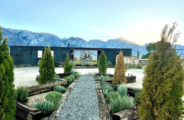 The LONEWEST Retreat in the Eastern Mountain Sierras