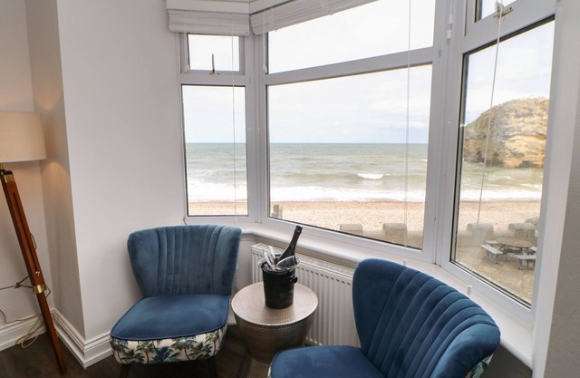 THE LOOK OUT, pet friendly, with a garden in South Shields