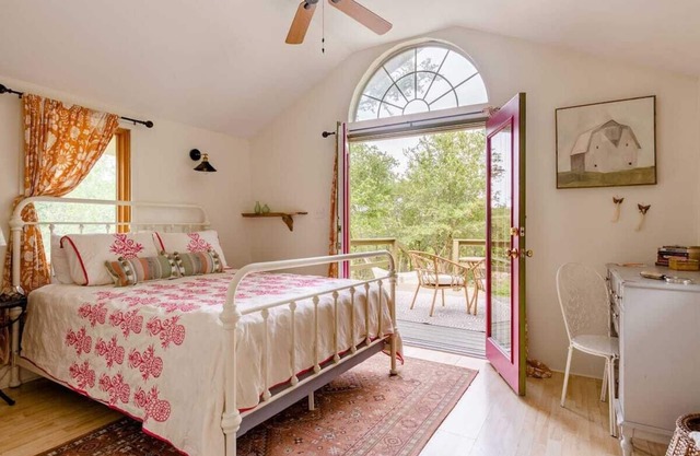 The Lookout - A Hill Country Cottage