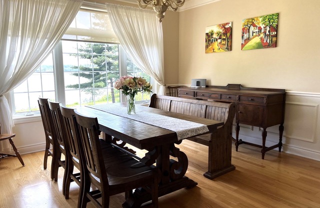 The Lotus – Home with the best view of Calabogie Lake