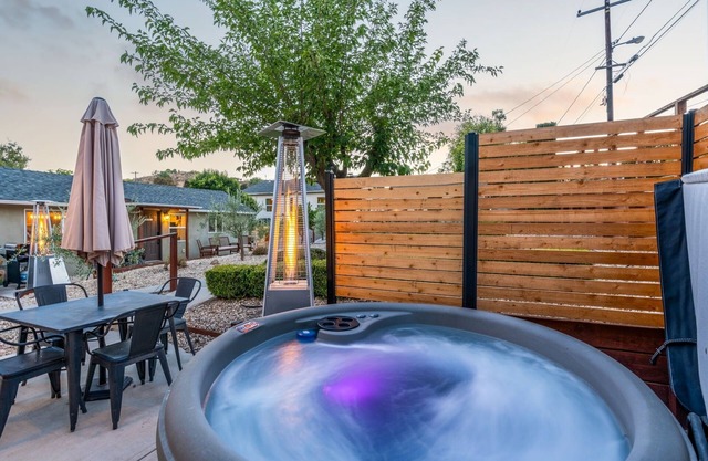 The Lounge (1/7 Hideaway Units)