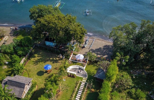 ❤ The loveshack: a romantic beachfront bungalow ❤