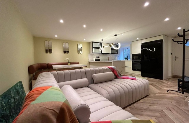 The Luxurious Hideaway