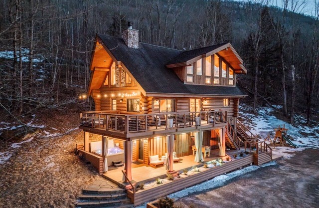 THE LUXURY LODGE - SKI, RIDE, GOLF, BIKE, HIKE