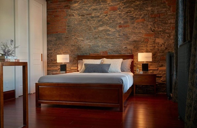 The Madder Suite at Blue Violin