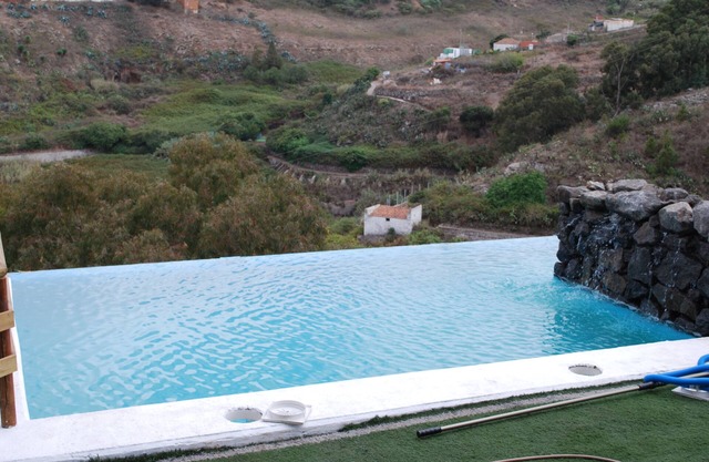 THE MAIN VIEJITOS II