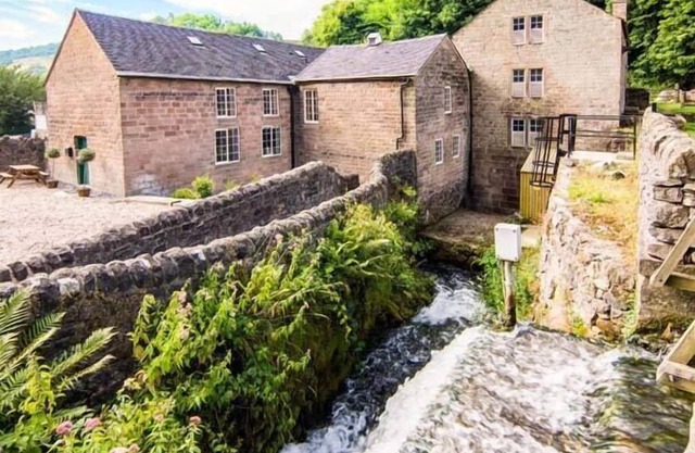 THE MALTHOUSE, family friendly, luxury holiday cottage in Cromford