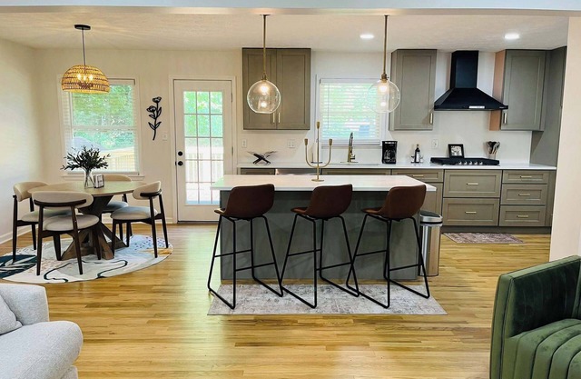 The Marietta Haus close to I-75, East Cobb, and Truist Park! Sleeps 5