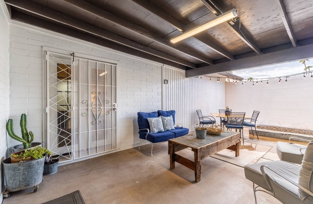 The Marilyn | Timeless Phoenix Hideaway