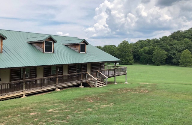 The Meadows Lodge is a Hotel style lodge with 8 rooms and 2 suites available.