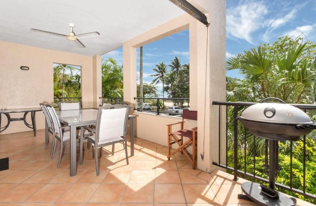 The Mediterranean Beachfront Comfort Apartment - First Floor