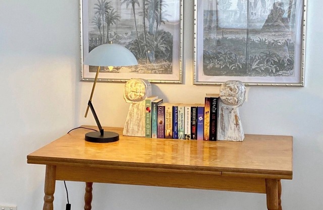 The Merchant's Nook
