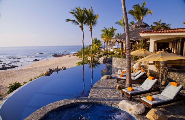 The most Romantic Beachfront Villa with stunning ocean view on Palmilla Beach