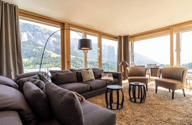 The Mountain Suites Luxurious 134m2 apartment (3.5 rooms).