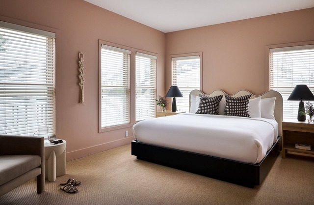 The Neighborhood Hotel - New Buffalo 100 - King + Bunk Beds