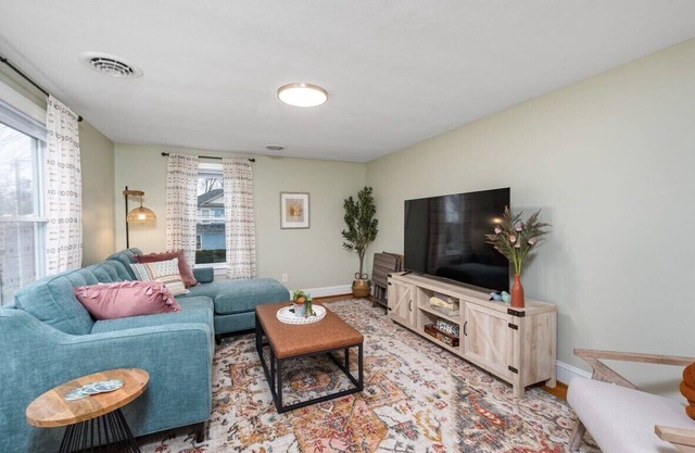 The Nest: Cozy Staunton Apartment + Walk Downtown