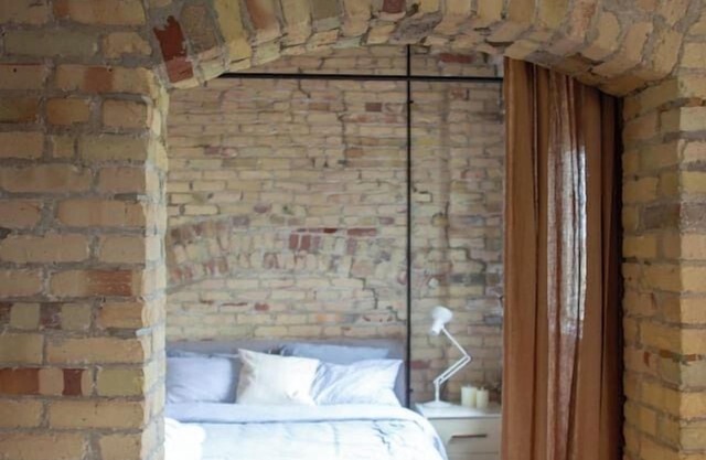 The Nest - Spacious Luxury Loft in Toronto with Den. Street car accessible!