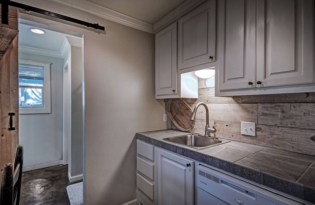 The Nook: A Tiny Home Experience!